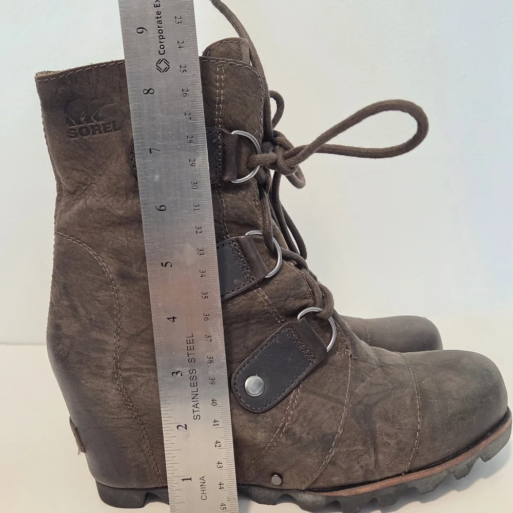 SOREL Joan of Arctic mid wedge boot, women’s 6.5 - Picture 10 of 16